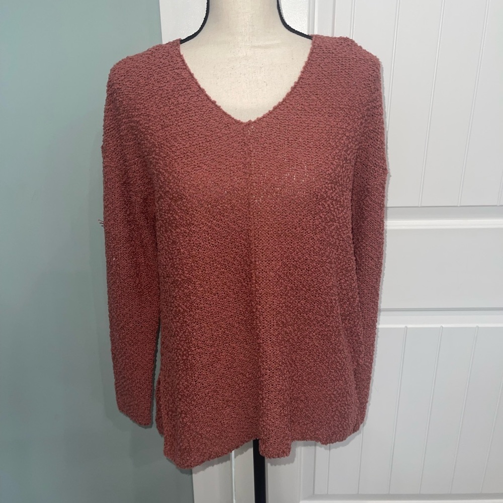 Knox Rose Coral VNeck sweater size small